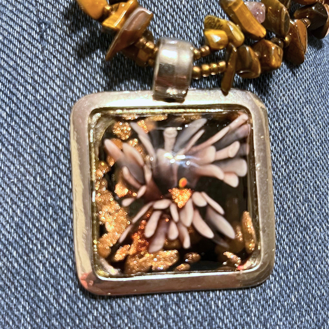 Beautiful Glass Pendant Necklace